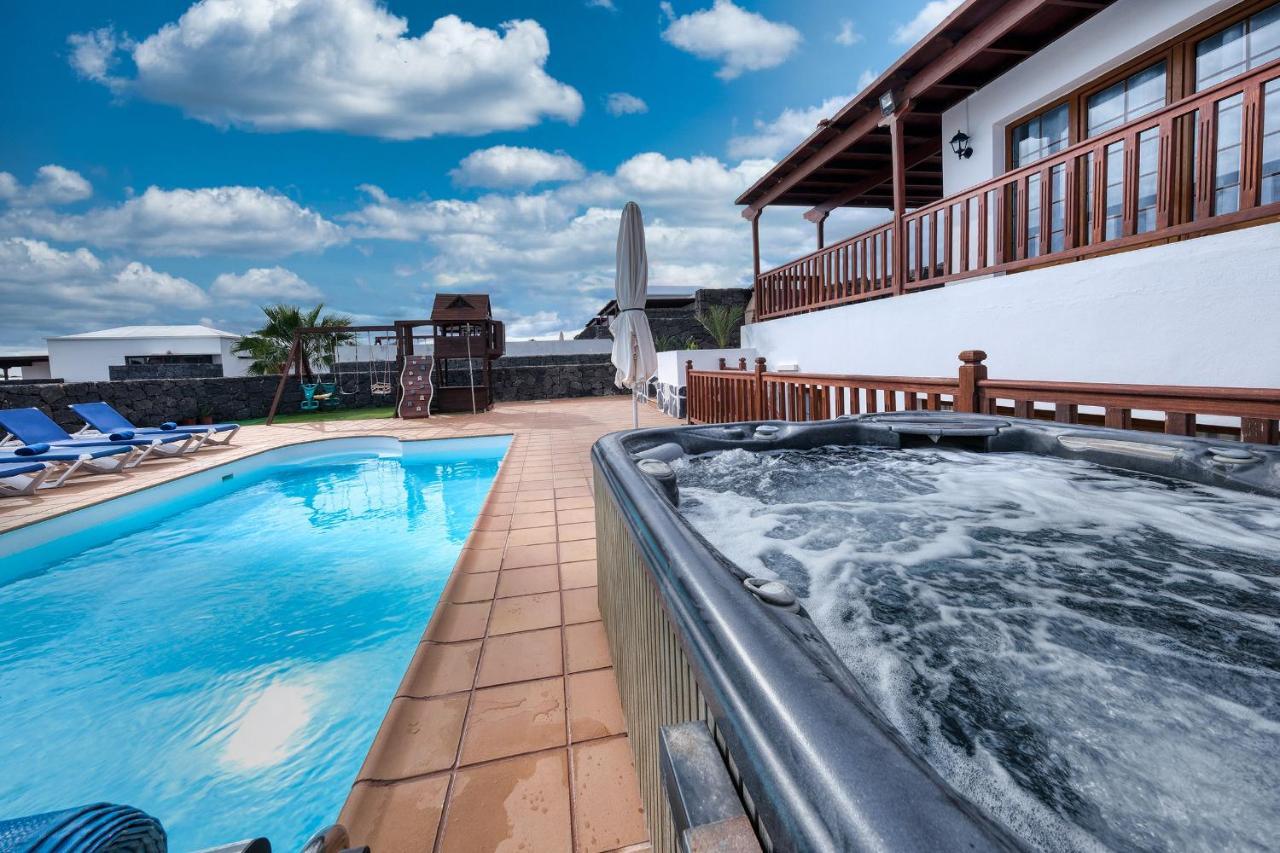 Villa Flavia-Private Pool, Jacuzzi, Sea Views プラヤ・ブランカ エクステリア 写真